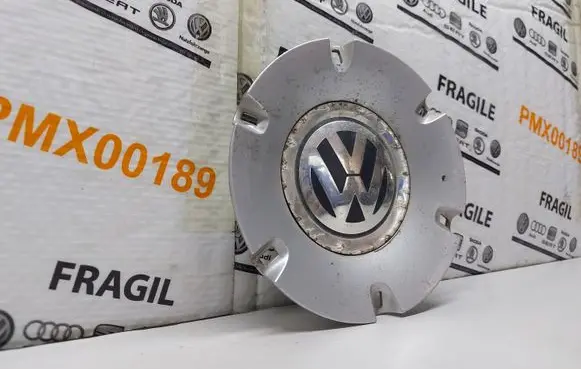 Volkswagen PASSAT B6 Original wheel cap 3C0601149