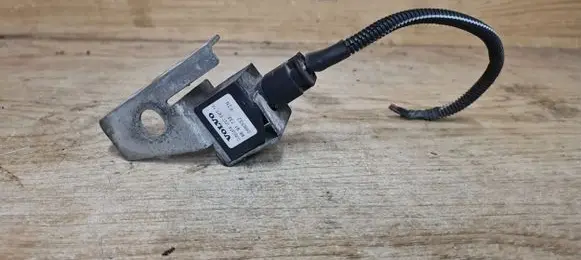Volvo V70 Airbag deployment crash/impact sensor 8691733 8691736