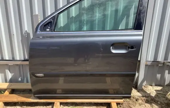 Volvo XC90 Front door 