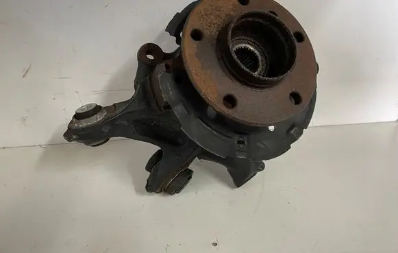 Rear wheel hub