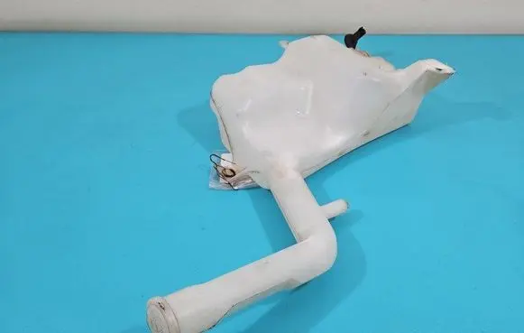 Windshield washer fluid reservoir/tank