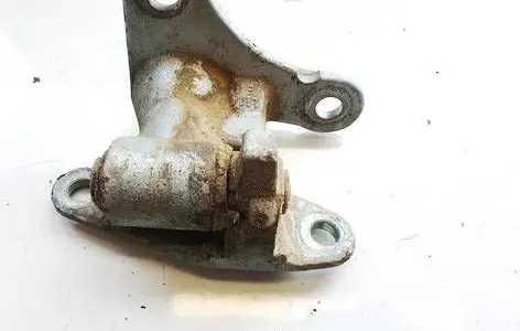 Mitsubishi Colt Rear door lower hinge