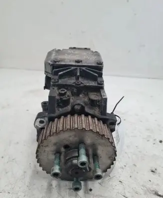Audi A6 S6 C5 4B Fuel injection high pressure pump 0986444006 059130106DX