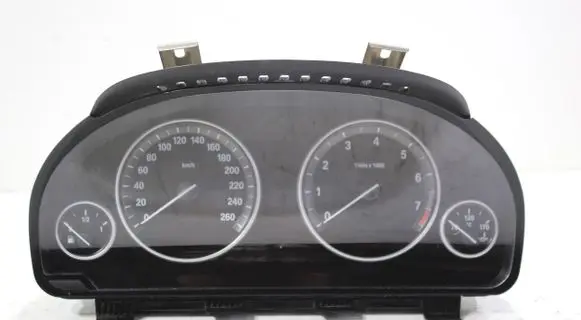 BMW X3 F25 Speedometer (instrument cluster)