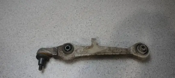 Volkswagen PASSAT B5 Front control arm 4D0407155J