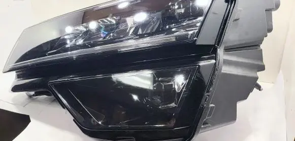 Skoda Karoq Headlight/headlamp 57B941015D 20PL8935