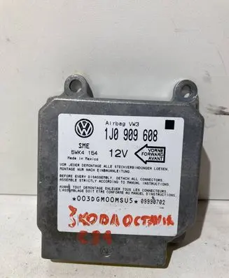 Skoda Octavia Mk1 (1U) Airbag control unit/module 1J0909608