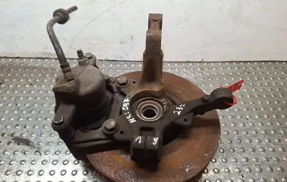 Renault Modus Front wheel hub spindle knuckle S25056596 8200345945