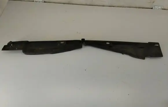 Renault Laguna III Fender end trim 668630011R