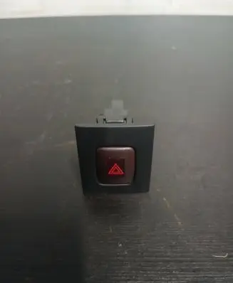 Volvo V70 Hazard light switch 30710106 09W501