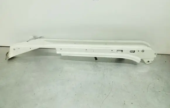 Fender mounting bracket