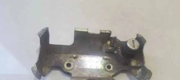 Opel Astra F Front door lock (next to the handle) 