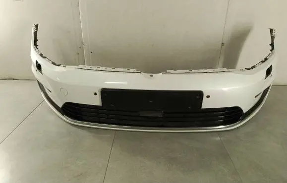 Volkswagen Golf VII Front bumper 5GE807221C