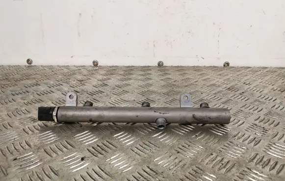 Chrysler 300 - 300C Fuel main line pipe A6420702695001 A0061533328