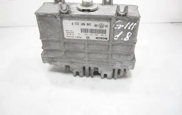 Volkswagen Golf III Engine control unit/module 1H0907311P 26SA3609 0261203707