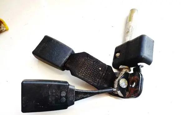 Mercedes-Benz C W203 Middle seatbelt (rear) 2038602069 33010666