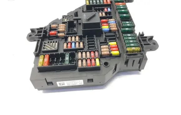 BMW 7 F01 F02 F03 F04 Fuse module 9210857 00371773 117033452