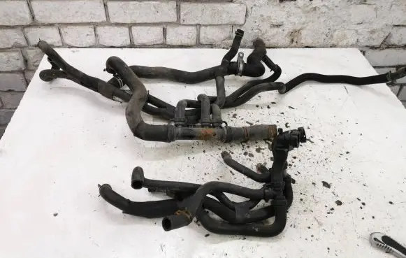 Renault Laguna III Engine coolant pipe/hose