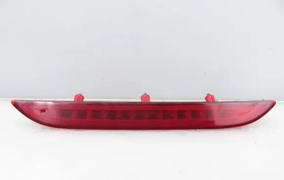 KIA Rio Third/center stoplight 