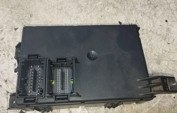 Opel Corsa D Fuse module 13265078