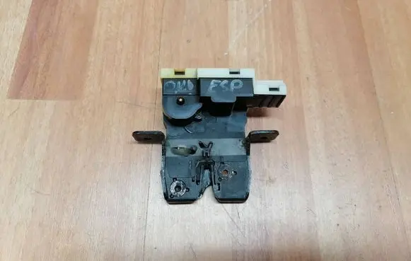 Renault Espace IV Tailgate/trunk/boot lock/catch/latch 8200090484