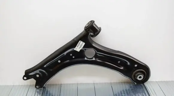 Volkswagen Jetta VI Front lower control arm/wishbone 5C0407151D