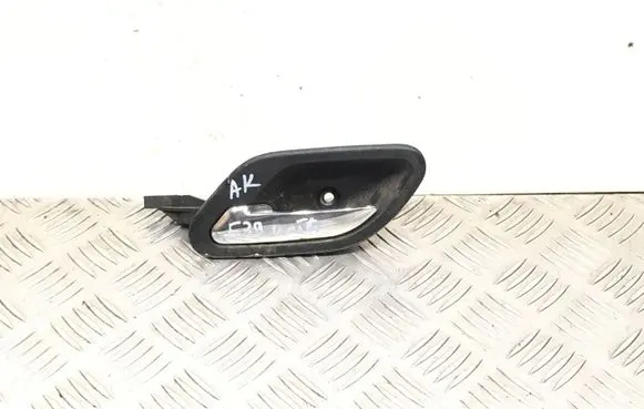 BMW 5 E39 Rear door interior handle 8226049