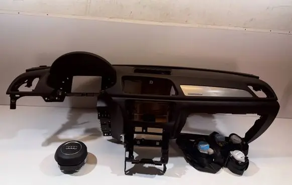 Audi Q3 8U Dashboard DESKA1818289