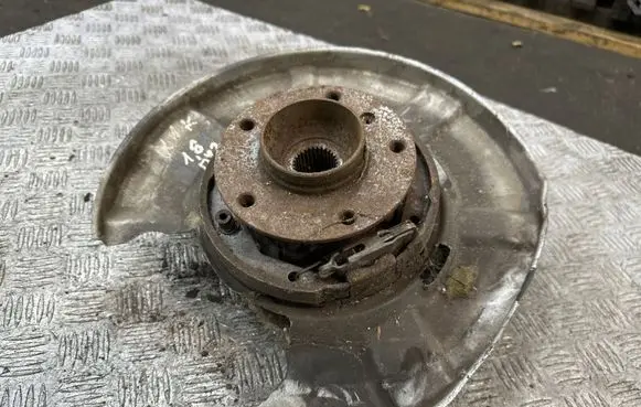 BMW X1 E84 Rear wheel hub