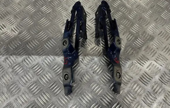 Infiniti Q60 Tailgate hinge PU14937