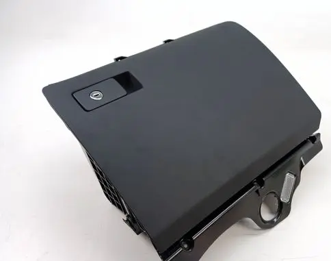 Glove box
