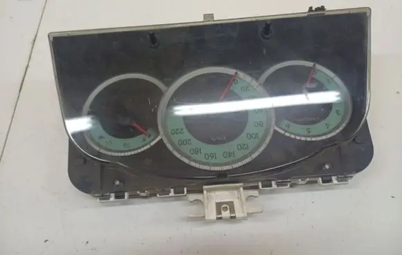Toyota Corolla Verso AR10 Speedometer (instrument cluster) 