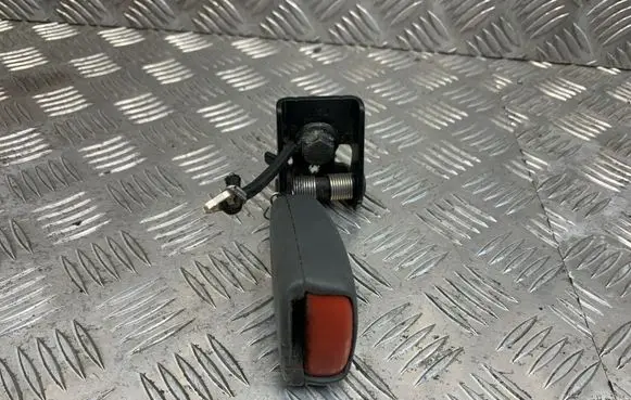 Volvo V70 Rear seatbelt buckle 9191997