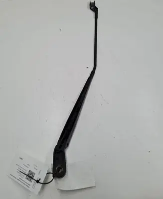 Volkswagen Polo IV 9N3 Front wiper blade arm 6Q1955410C