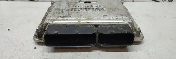 Volkswagen PASSAT B5 Engine control unit/module 038906019FN 0281010670 1039S00216