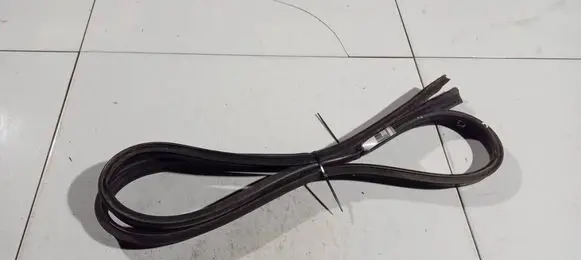 Opel Zafira B Rubber seal front coupe door 