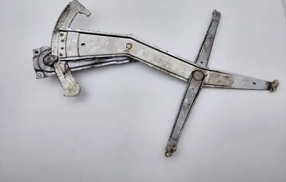 Opel Astra F Front door manual window regulator 90360533L 90360533