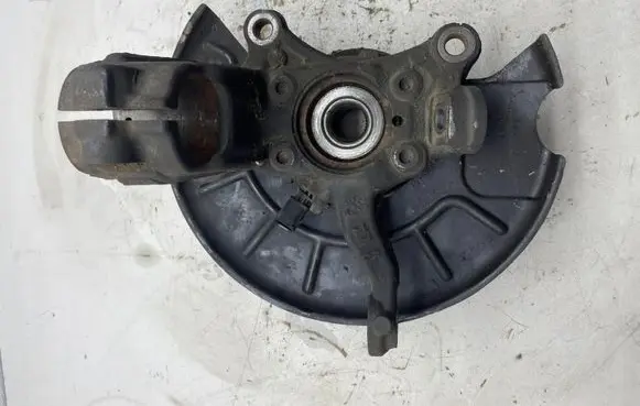 Volkswagen Touran II Front wheel hub