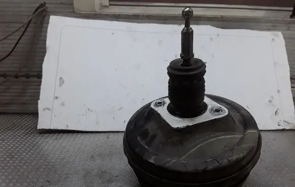 Audi A4 S4 B7 8E 8H Brake booster 8E0612105P