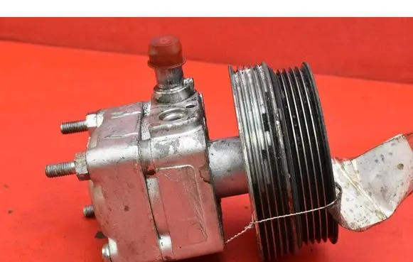 Volvo XC60 Power steering pump 