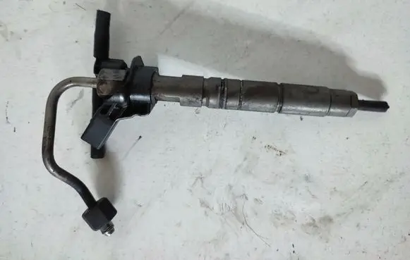 Mercedes-Benz GLK (X204) Fuel injector A6420701187 0445116026