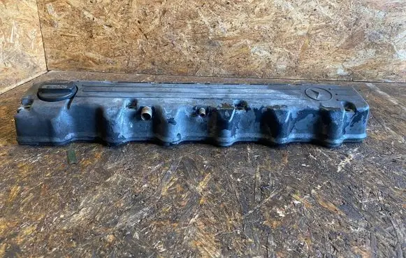 Mercedes-Benz E W124 Rocker cam cover 1030160105