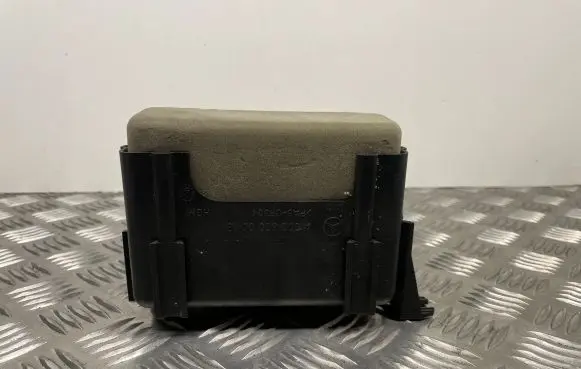 Mercedes-Benz E C207 W207 Central locking vacuum pump A0008000018