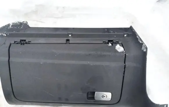 Volkswagen Golf V Glove box 1K1857290