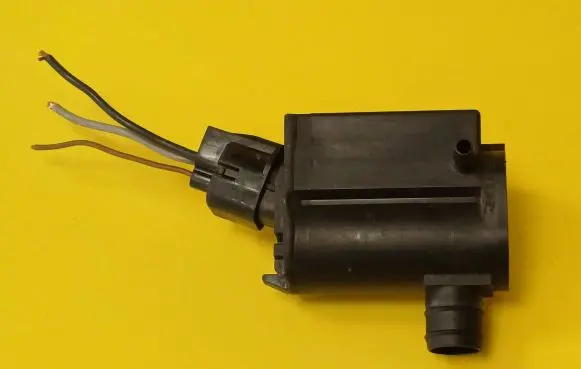 KIA Rio Windscreen/windshield washer pump 985101C100