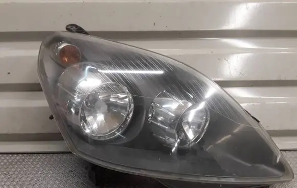 Opel Zafira B Headlight/headlamp 13252473