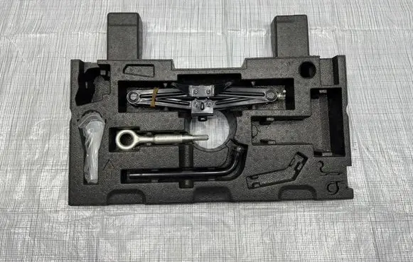 Volvo XC90 Tool set