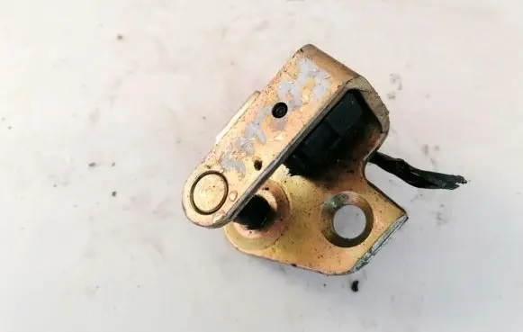 Ford Focus Front door lock loop/hook striker 2m51f21982aa 2m51-f21982-aa