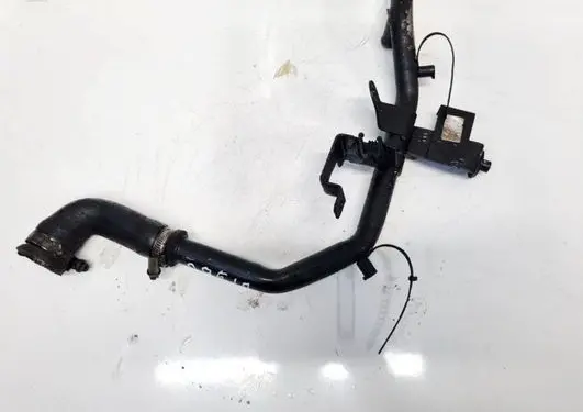 Audi A4 S4 B5 8D Engine coolant pipe/hose 028121065S