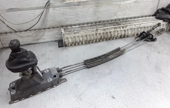 Seat Leon (1P) Gear shifter/selector 1Q0711049C
